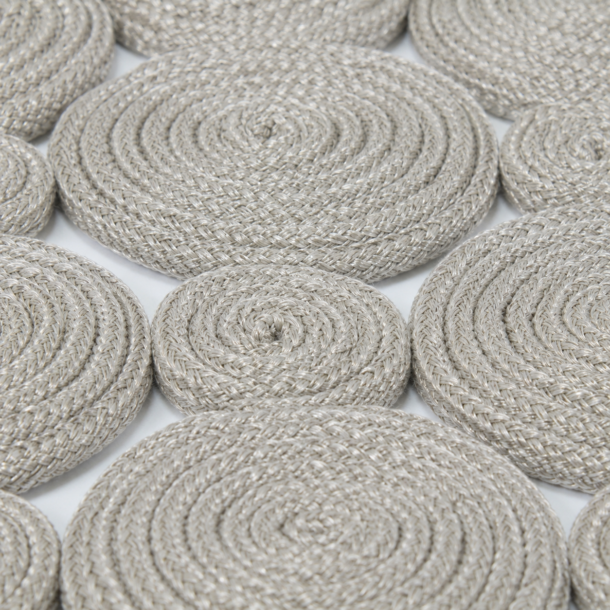 tapete-dots-bege-still-1.png
